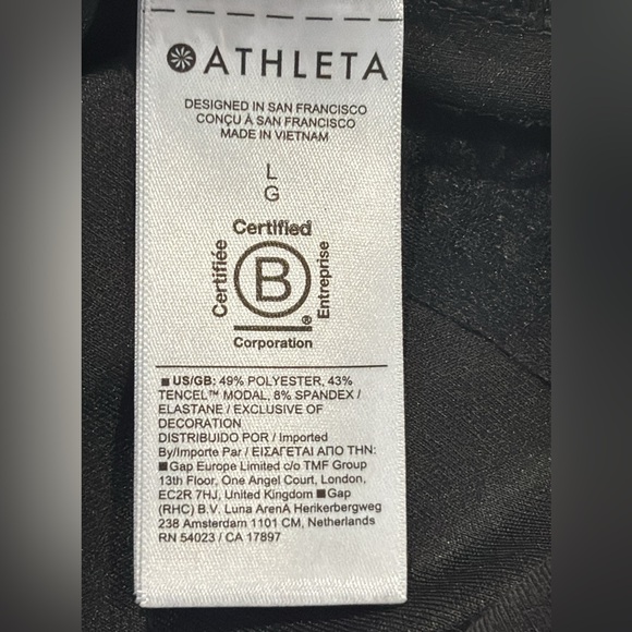 Athleta Women’s Seasoft Quarter Zip in size L
Black - Picture 9 of 12